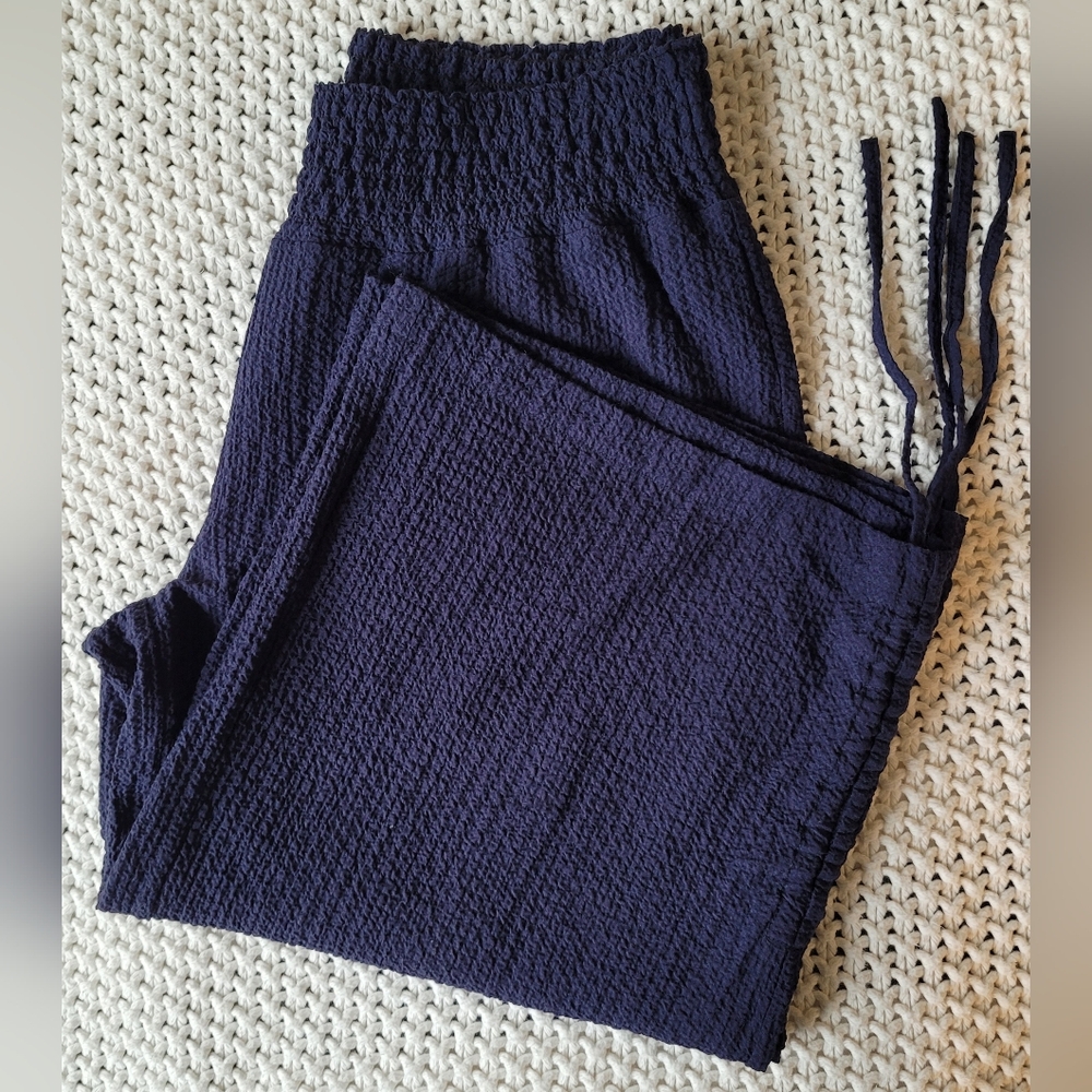 ExOfficio Wide Leg Cropped Travel Pants In Navy Crinkle Material